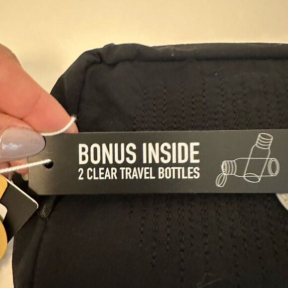 NWT True Religion Cosmetic Travel‎ Toiletry Bag comes with 2 clear bottles - Picture 8 of 8